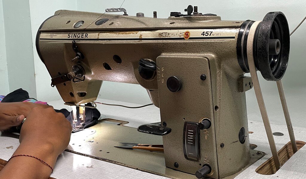 Zigzag sewing machine